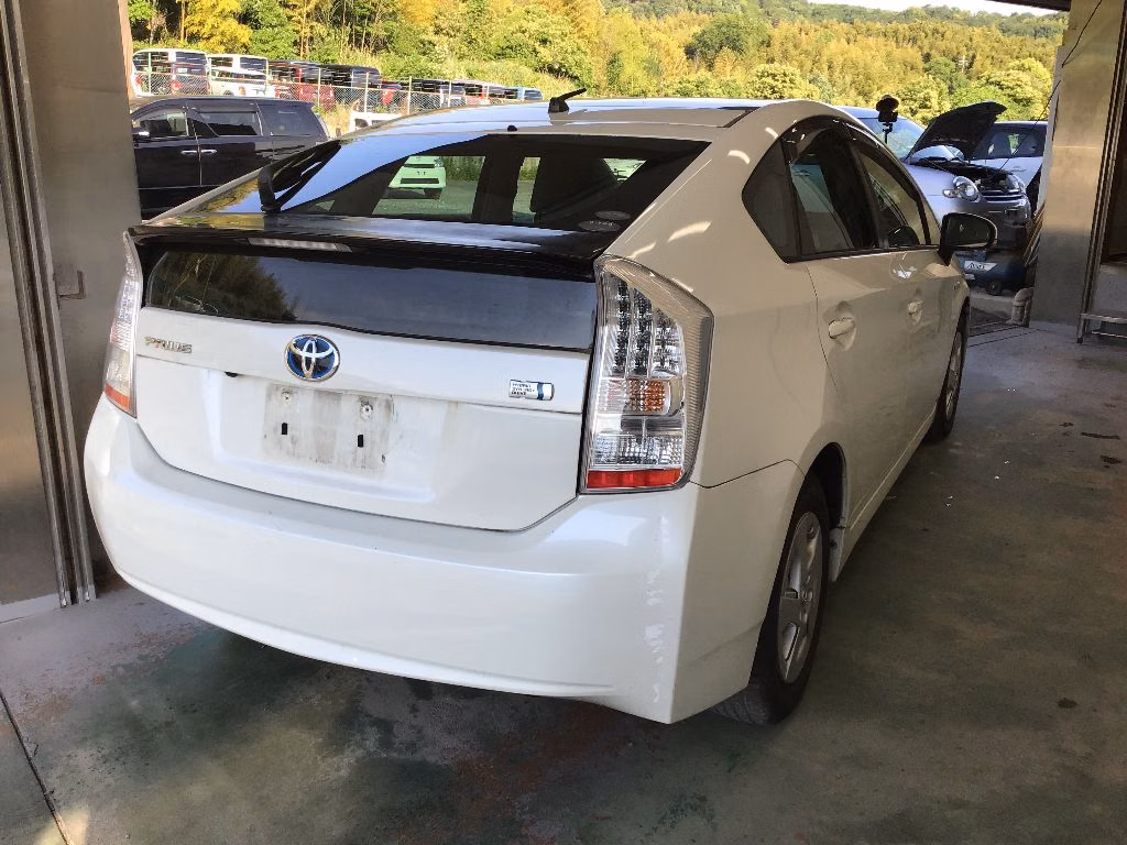TOYOTA PRIUS
