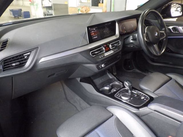 BMW 1-SERIES