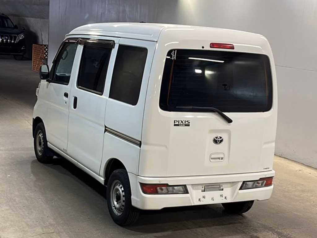 TOYOTA PIXIS VAN