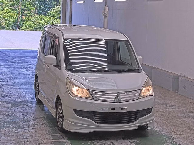 MITSUBISHI DELICA D:2