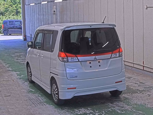 MITSUBISHI DELICA D:2