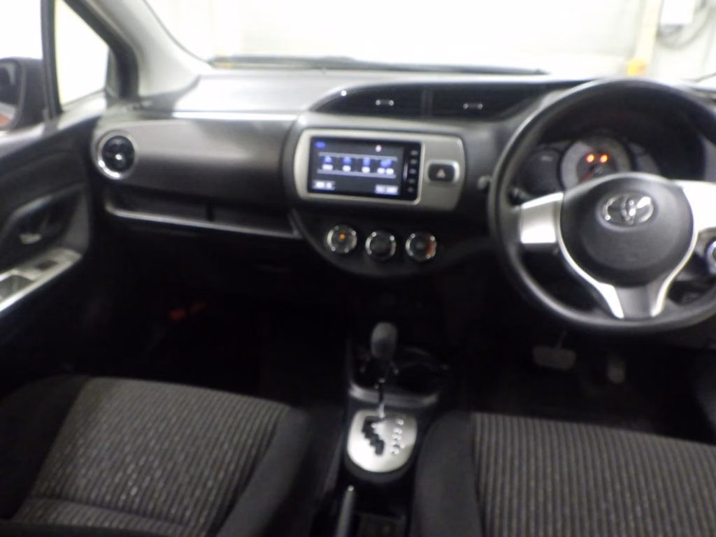 TOYOTA VITZ