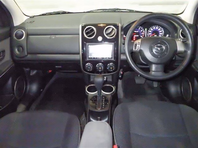 MAZDA VERISA