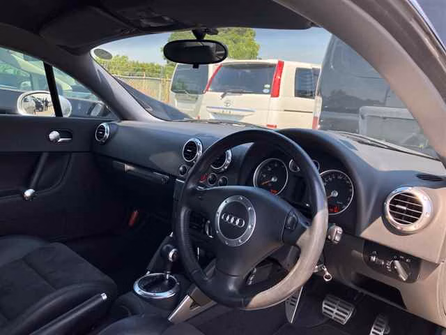 AUDI TT