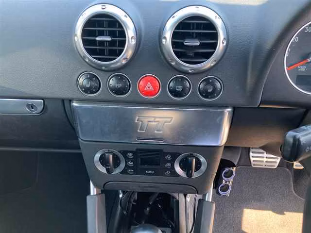 AUDI TT
