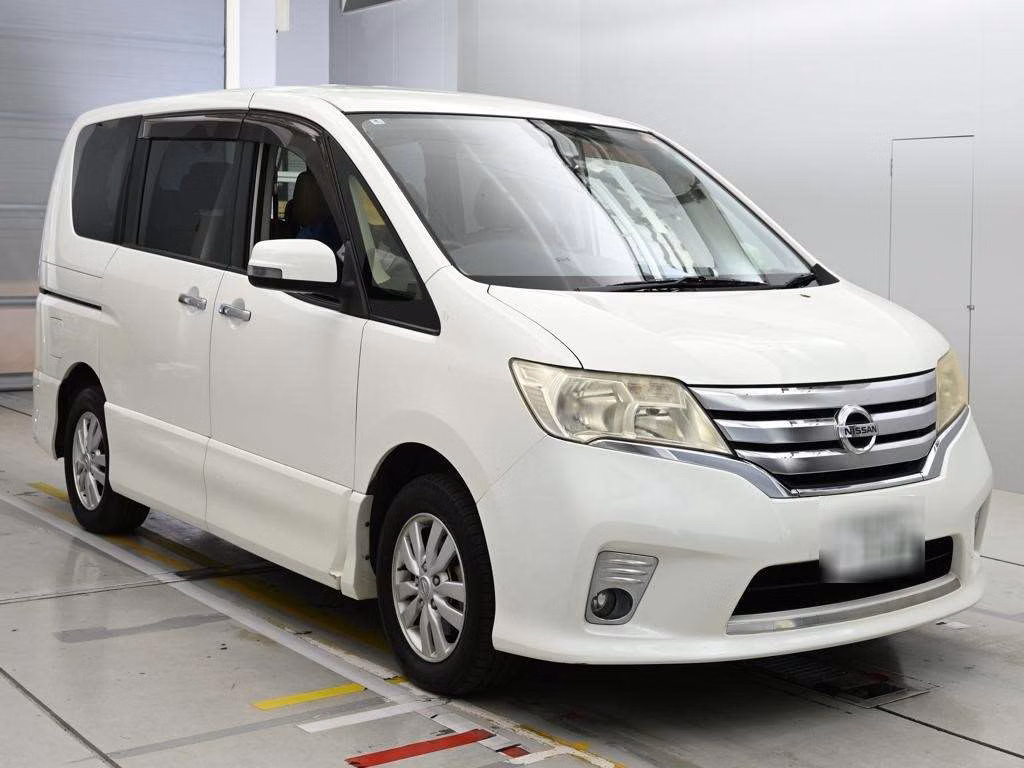 NISSAN SERENA