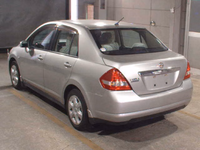 NISSAN TIIDA LATIO