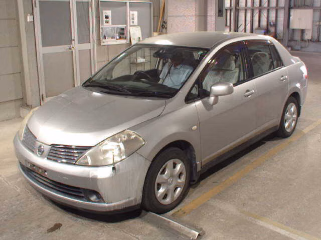 NISSAN TIIDA LATIO
