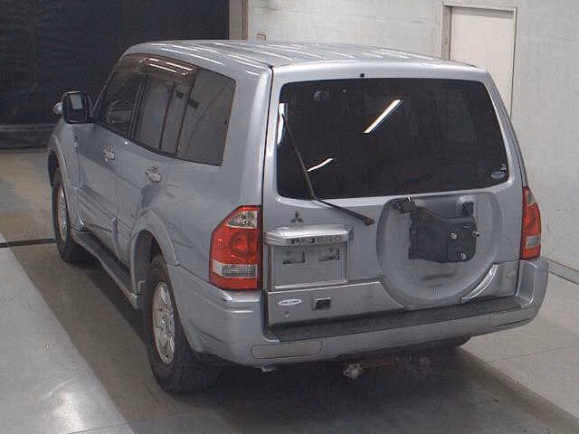 MITSUBISHI PAJERO