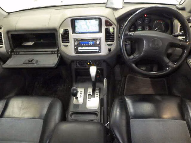 MITSUBISHI PAJERO