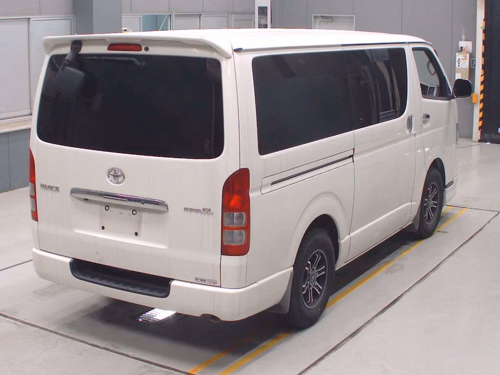 TOYOTA REGIUS ACE