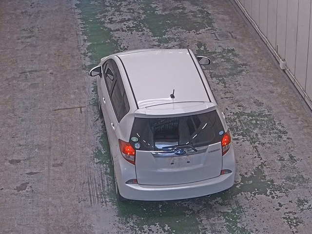 SUBARU TREZIA