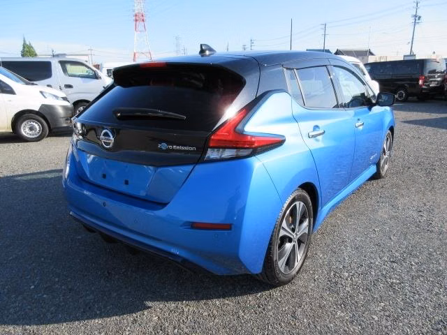 NISSAN LEAF