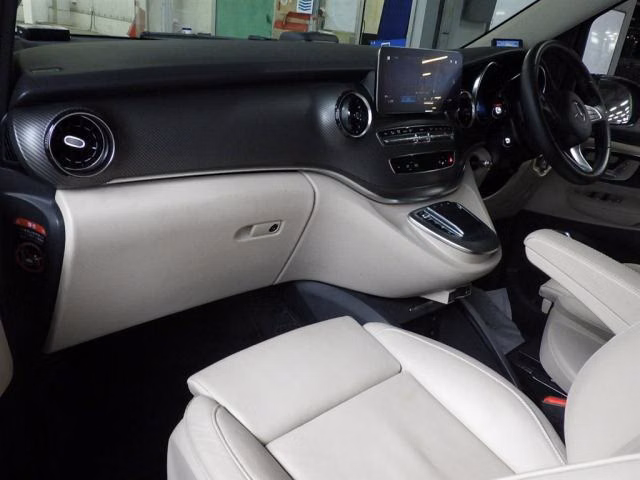 MERCEDES-BENZ V-CLASS