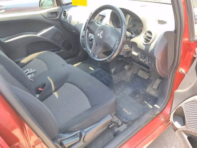 MITSUBISHI COLT