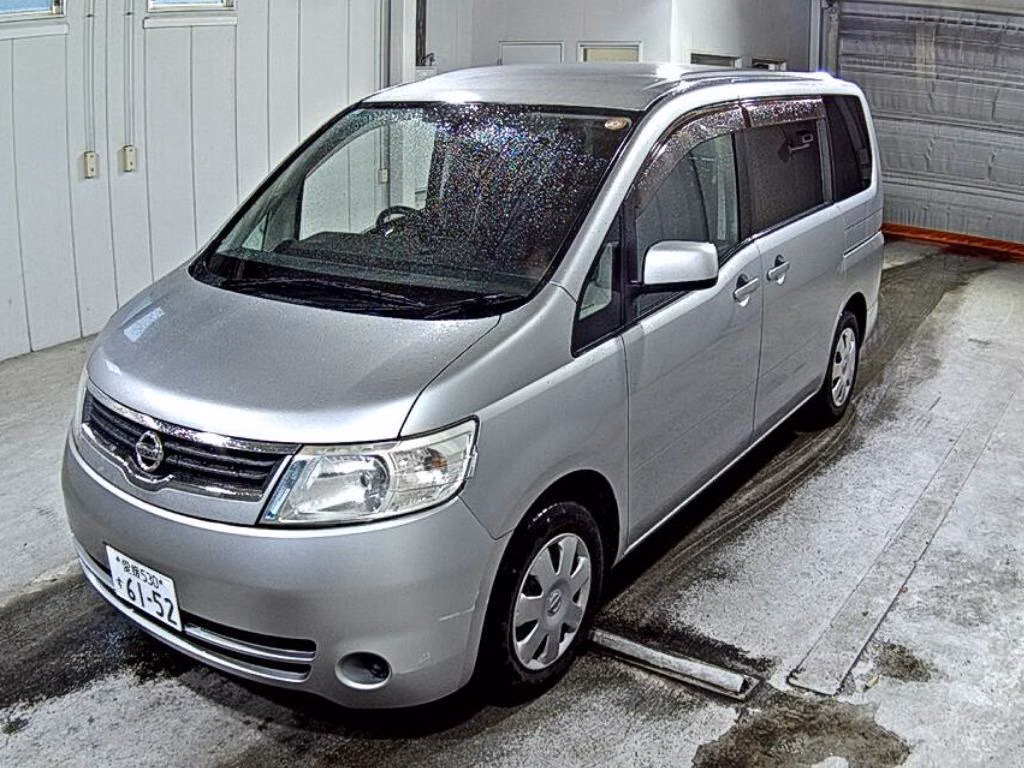 NISSAN SERENA