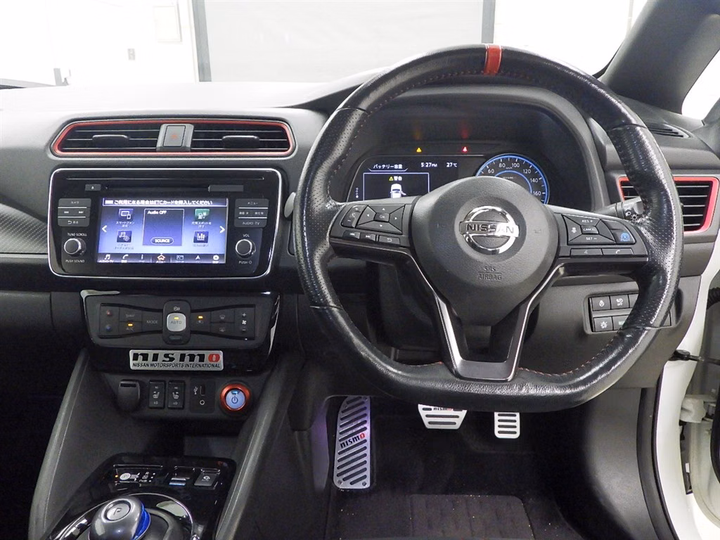 NISSAN LEAF
