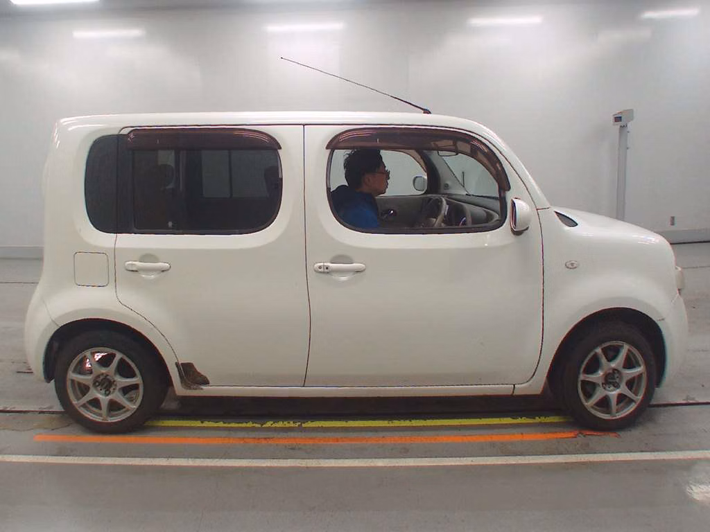 NISSAN CUBE