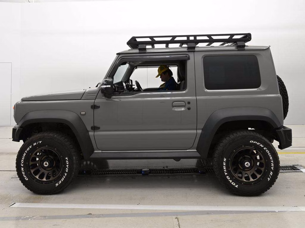 SUZUKI JIMNY SIERRA