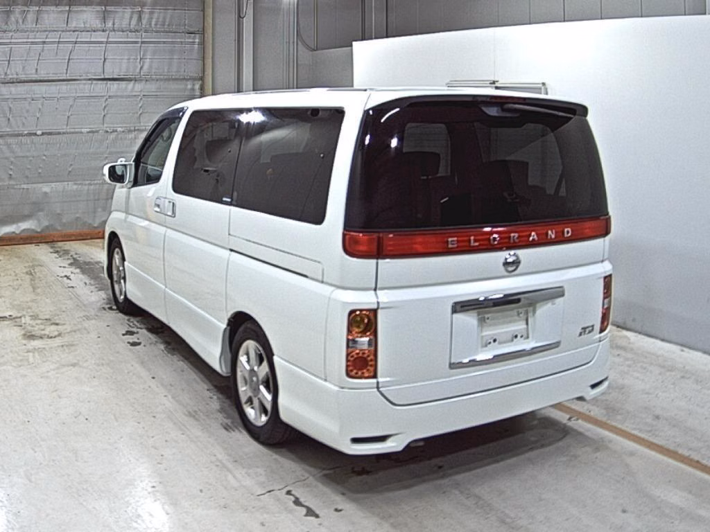 NISSAN ELGRAND