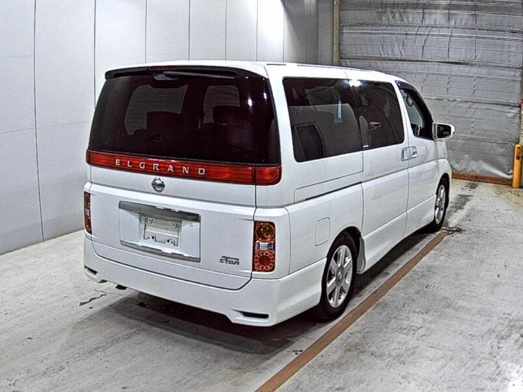 NISSAN ELGRAND