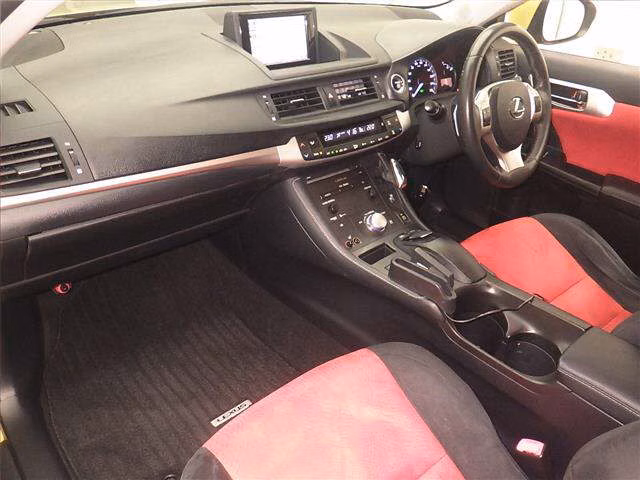 LEXUS CT200H