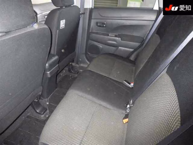MITSUBISHI RVR
