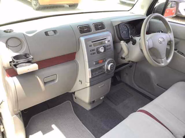 DAIHATSU MOVE CONTE