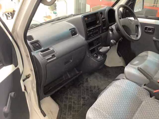 TOYOTA PIXIS VAN