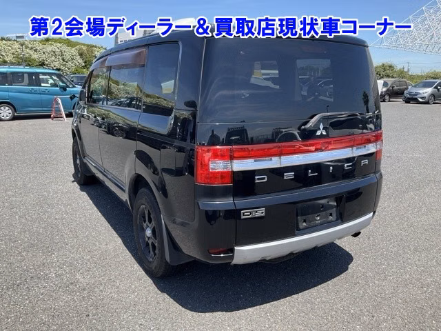 MITSUBISHI DELICA D:5