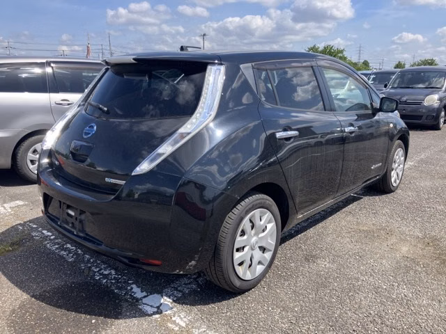 NISSAN LEAF