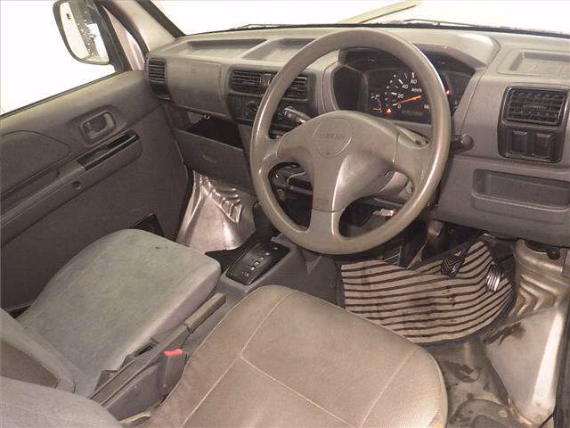 NISSAN CLIPPER