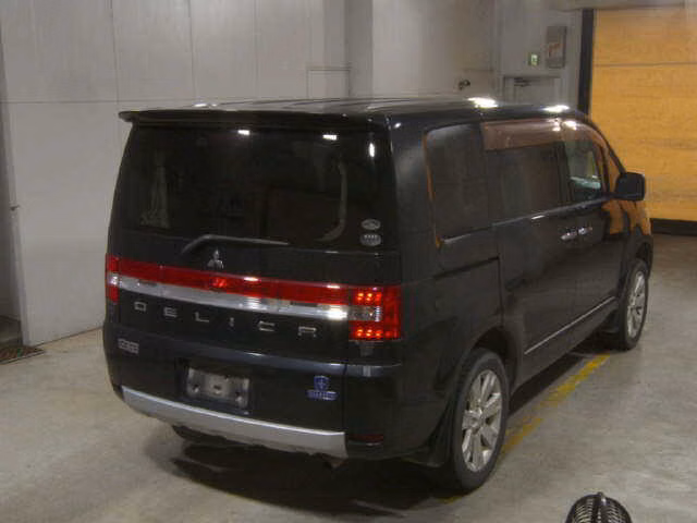 MITSUBISHI DELICA D:5