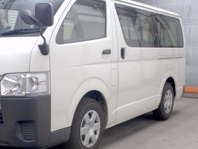 TOYOTA REGIUS ACE