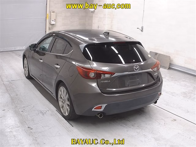 MAZDA AXELA