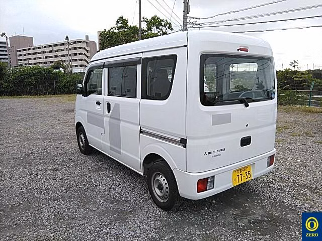 MITSUBISHI MINICAB