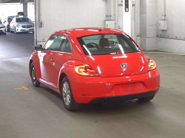 VOLKSWAGEN BEETLE