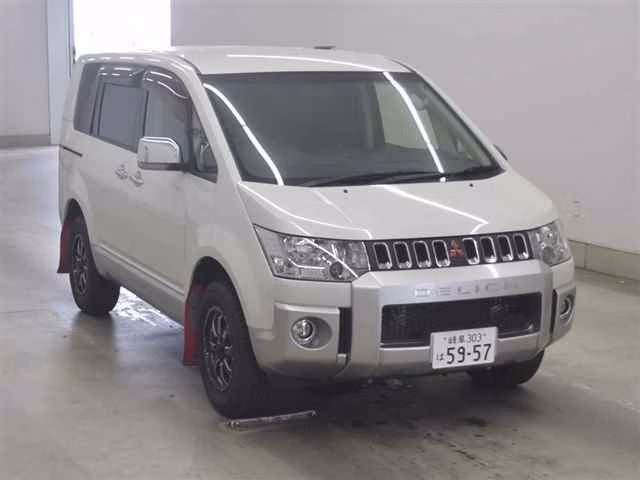 MITSUBISHI DELICA D:5