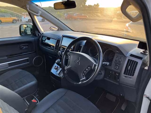 MITSUBISHI DELICA D:5