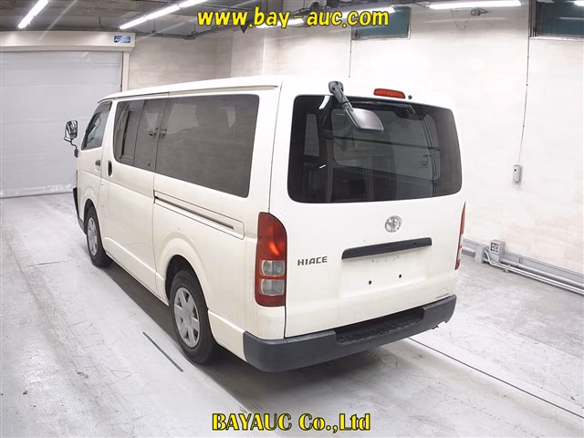 TOYOTA REGIUS ACE