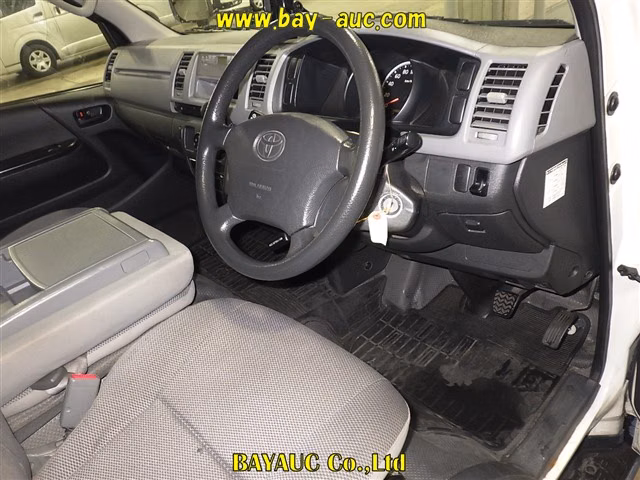 TOYOTA REGIUS ACE