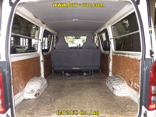 TOYOTA REGIUS ACE