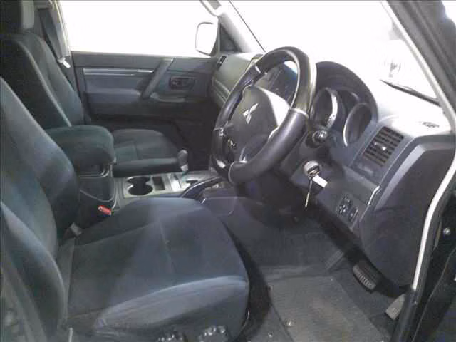 MITSUBISHI PAJERO
