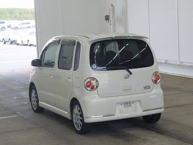 DAIHATSU MOVE LATTE