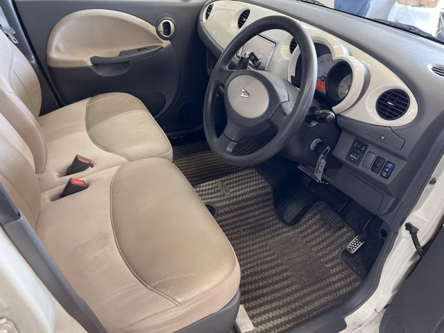 DAIHATSU MOVE LATTE