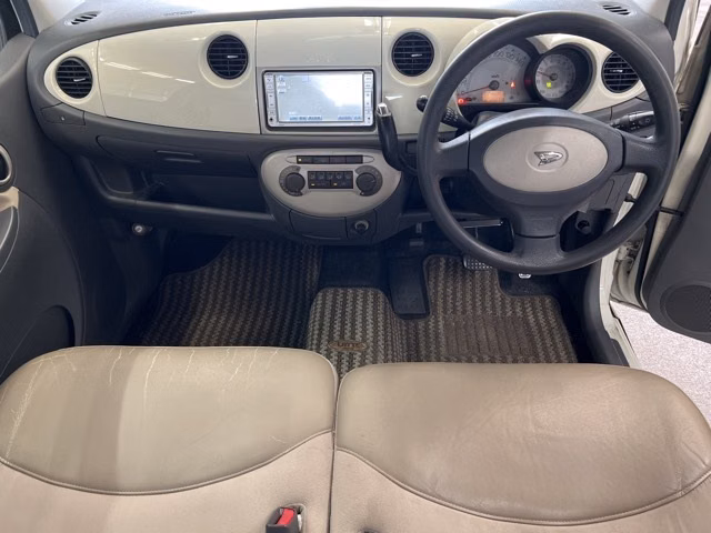 DAIHATSU MOVE LATTE