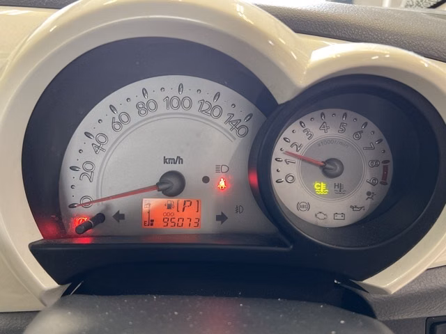 DAIHATSU MOVE LATTE
