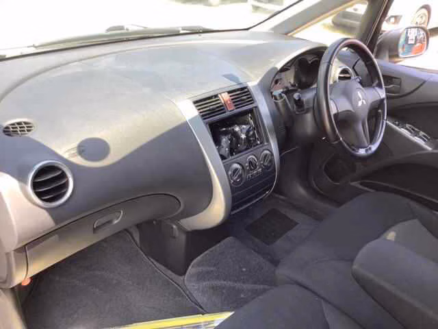 MITSUBISHI COLT