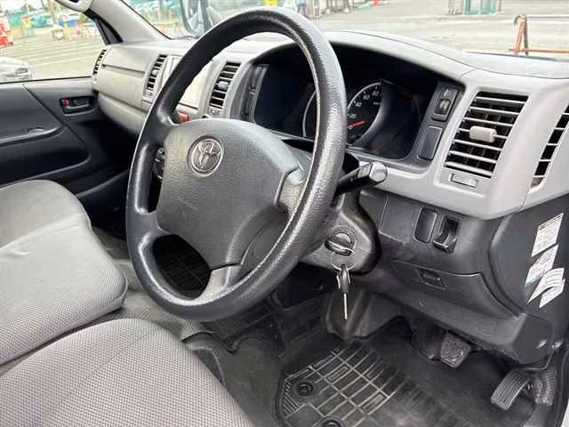 TOYOTA REGIUS ACE