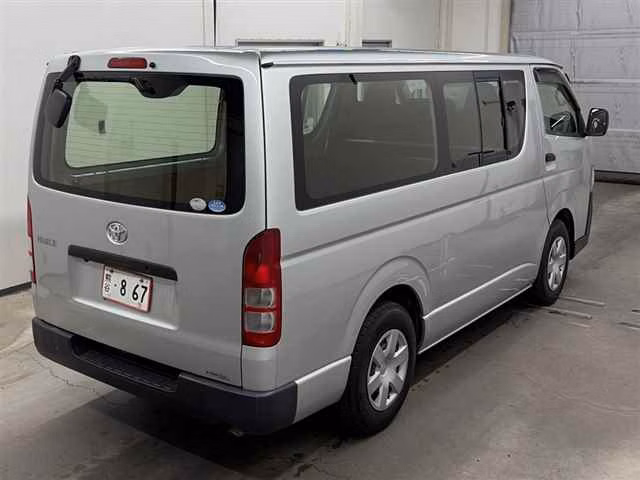 TOYOTA REGIUS ACE